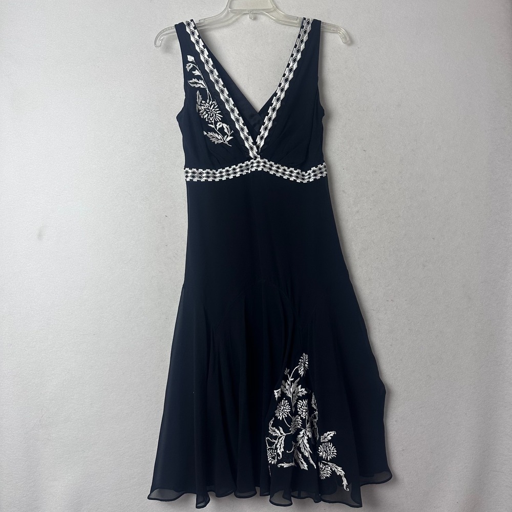Ted Baker London Black Silk Embroidered V-Neck Midi Dress Floral Latticework 2